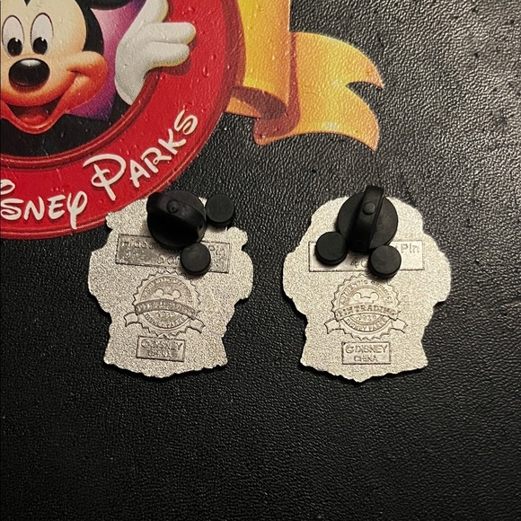 Disney bedknobs and broomsticks trading Pins - Picture 2 of 2